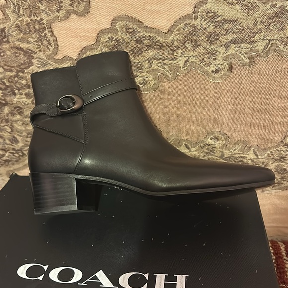 Cute Coach Chrystie style bootie in black - Picture 4 of 6